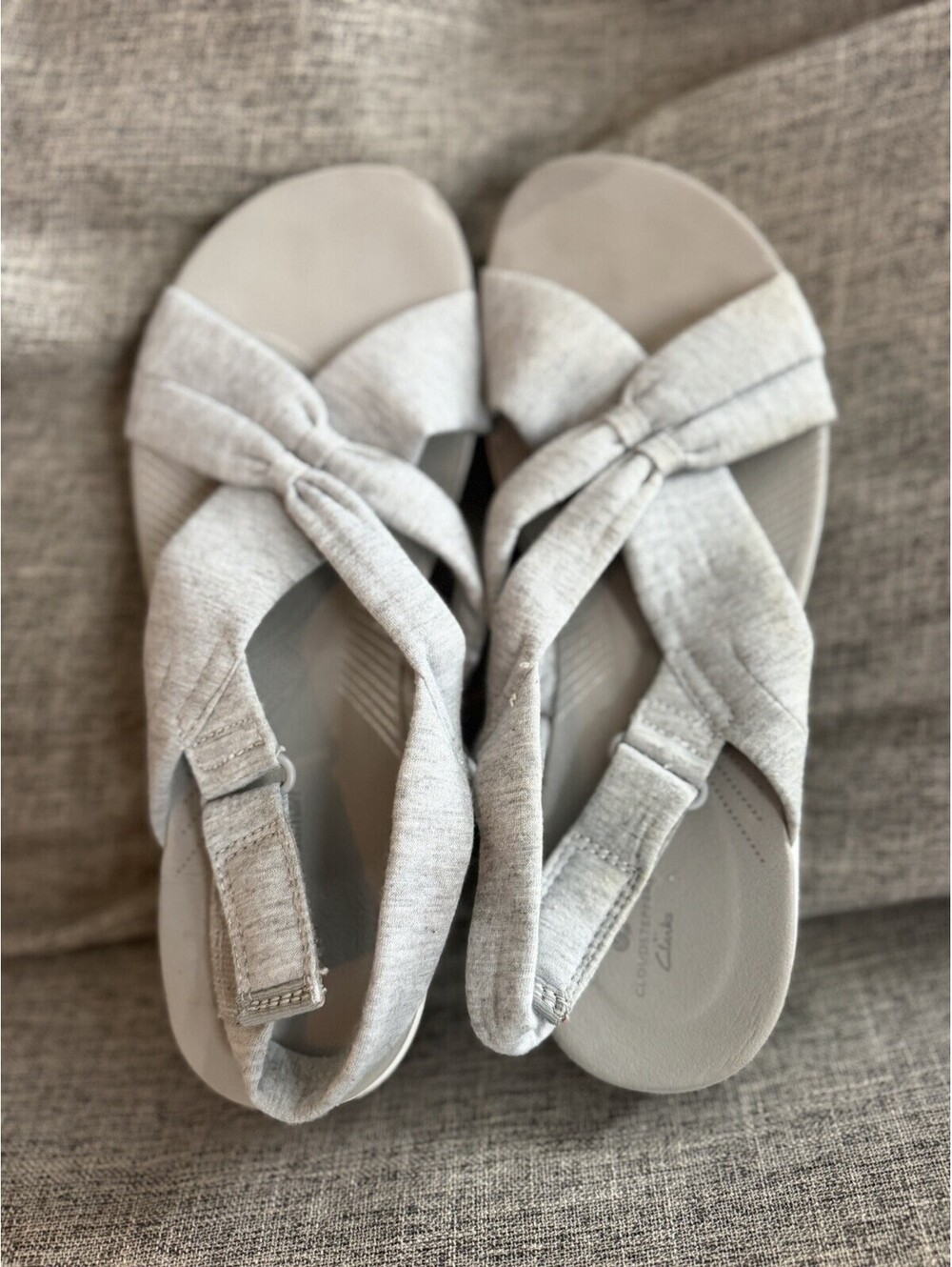 Clarks Cloudsteppers Gray Strap Sandals Womens Size 9 READ